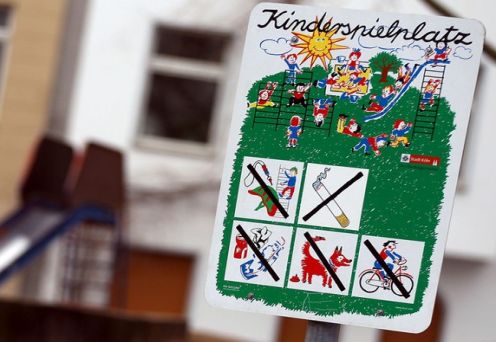 Foto van Duits aanduidingsbord van kinderspeelplaats (Kinderspielplatz)